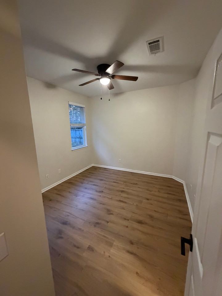 209 Sand Pebble Dr Se - Photo 6 of 10