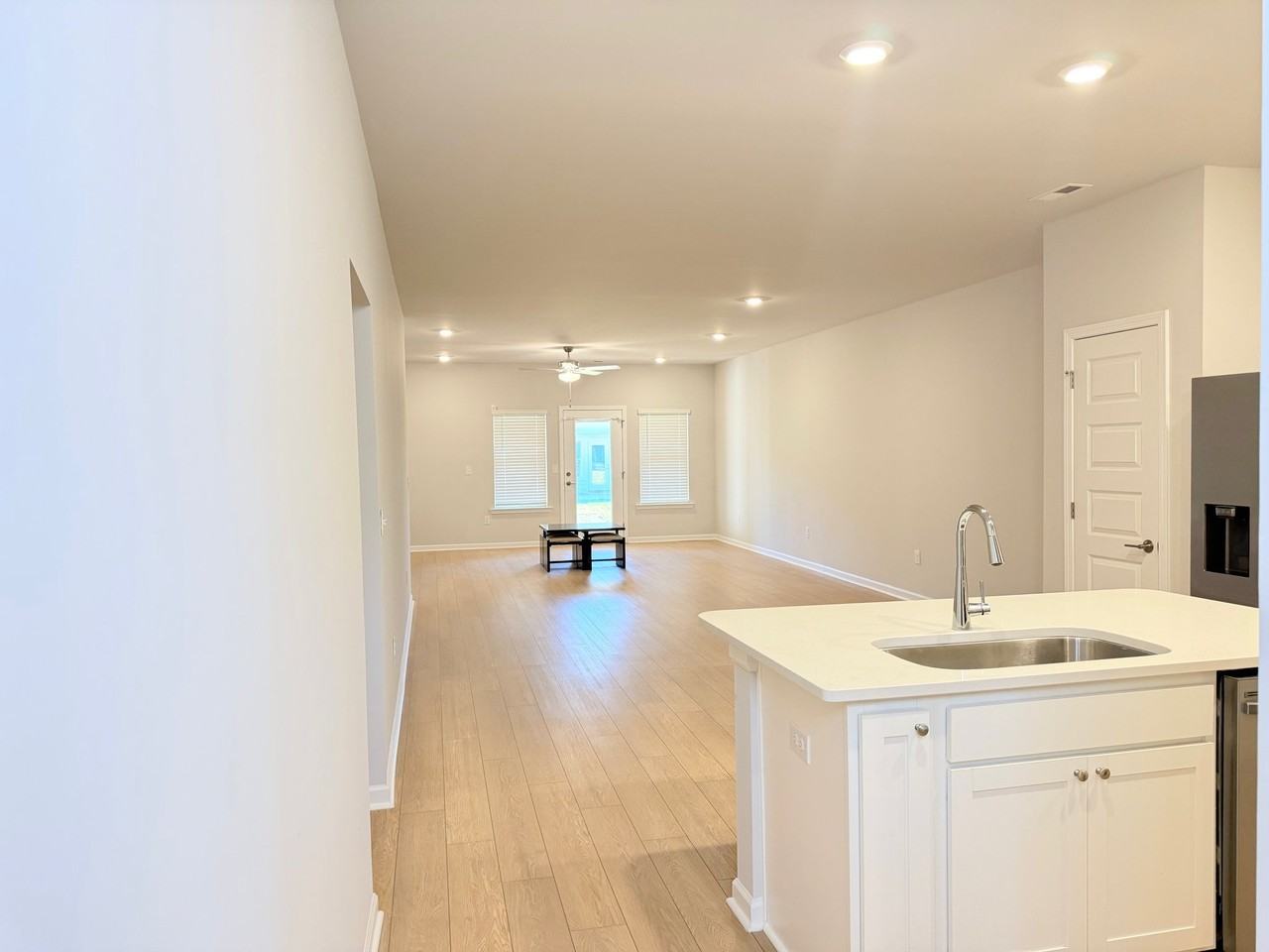 121 Little Britain St - Photo 5 of 23