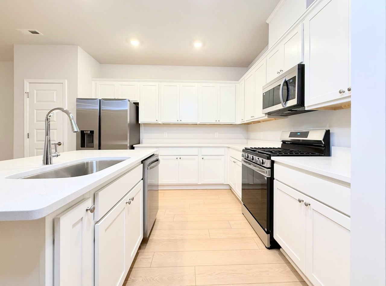 121 Little Britain St - Photo 6 of 23