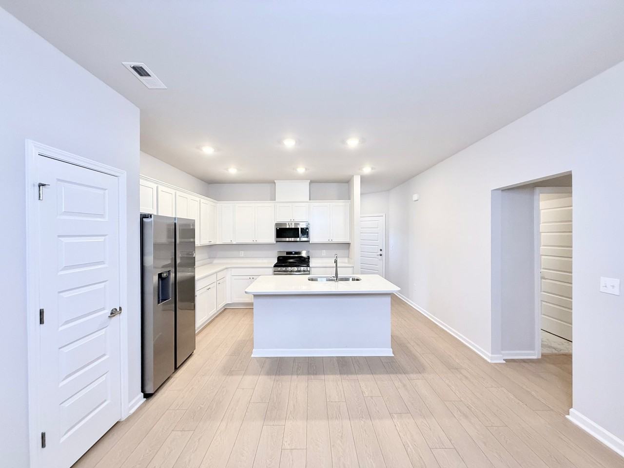 121 Little Britain St - Photo 7 of 23