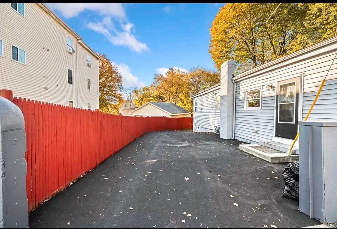 28 Warren St - Photo 6 of 9