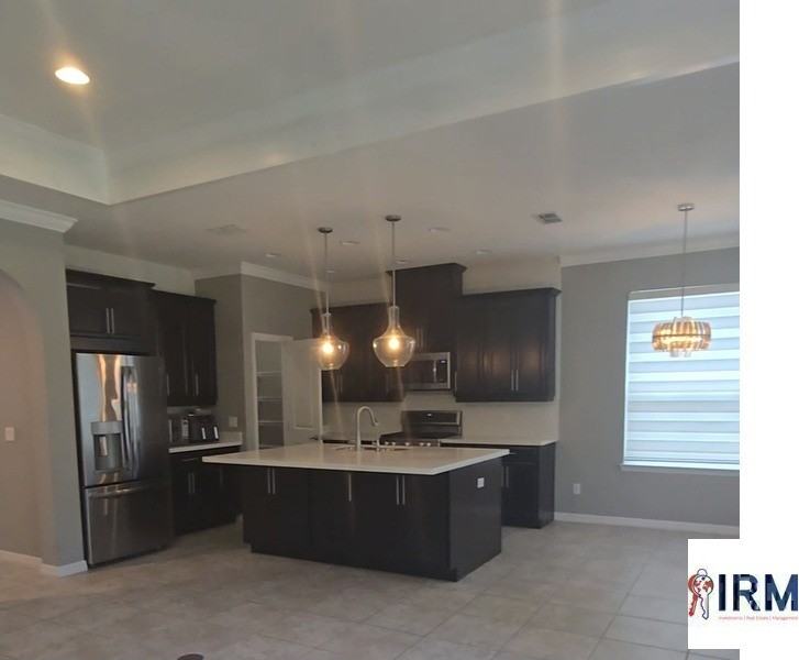 7548 Loon Ave - Photo 3 of 10