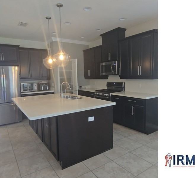 7548 Loon Ave - Photo 4 of 10
