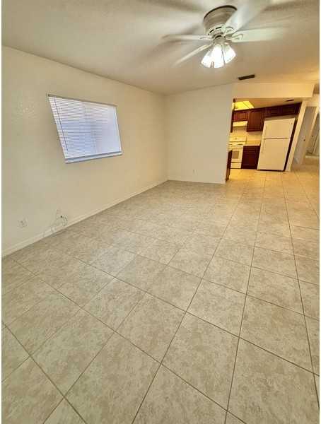 1241 Se 8th Ter - Photo 5 of 41