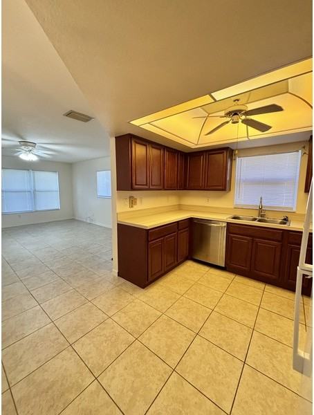1241 Se 8th Ter - Photo 6 of 41