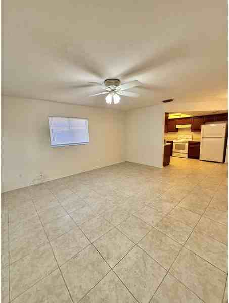 1241 Se 8th Ter - Photo 7 of 41