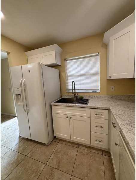 4104 Se 12th Pl #3 - Photo 4 of 26