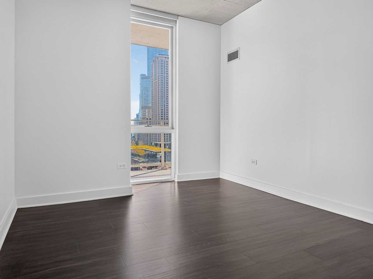 224 W Illinois St #1910 - Photo 7 of 10