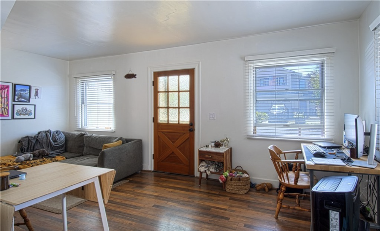 2209 Elden Ave #NA - Photo 3 of 6