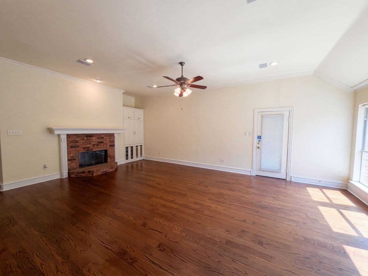 2838 S Lakeview Dr #NA - Photo 2 of 15