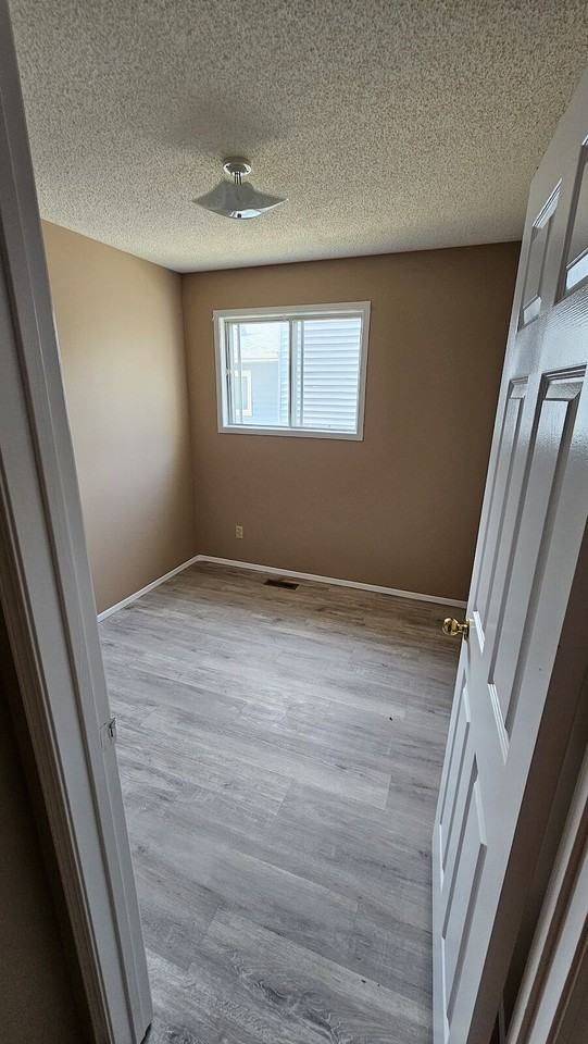 3722 34a Ave Nw - Photo 5 of 26
