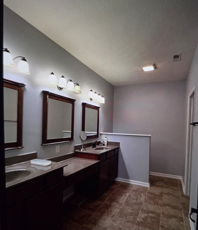 3218 S Courtney Dr #NA - Photo 4 of 8