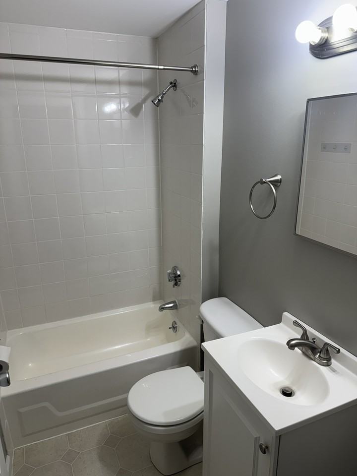 715 Grattan Street #3rd left - Photo 4 of 10