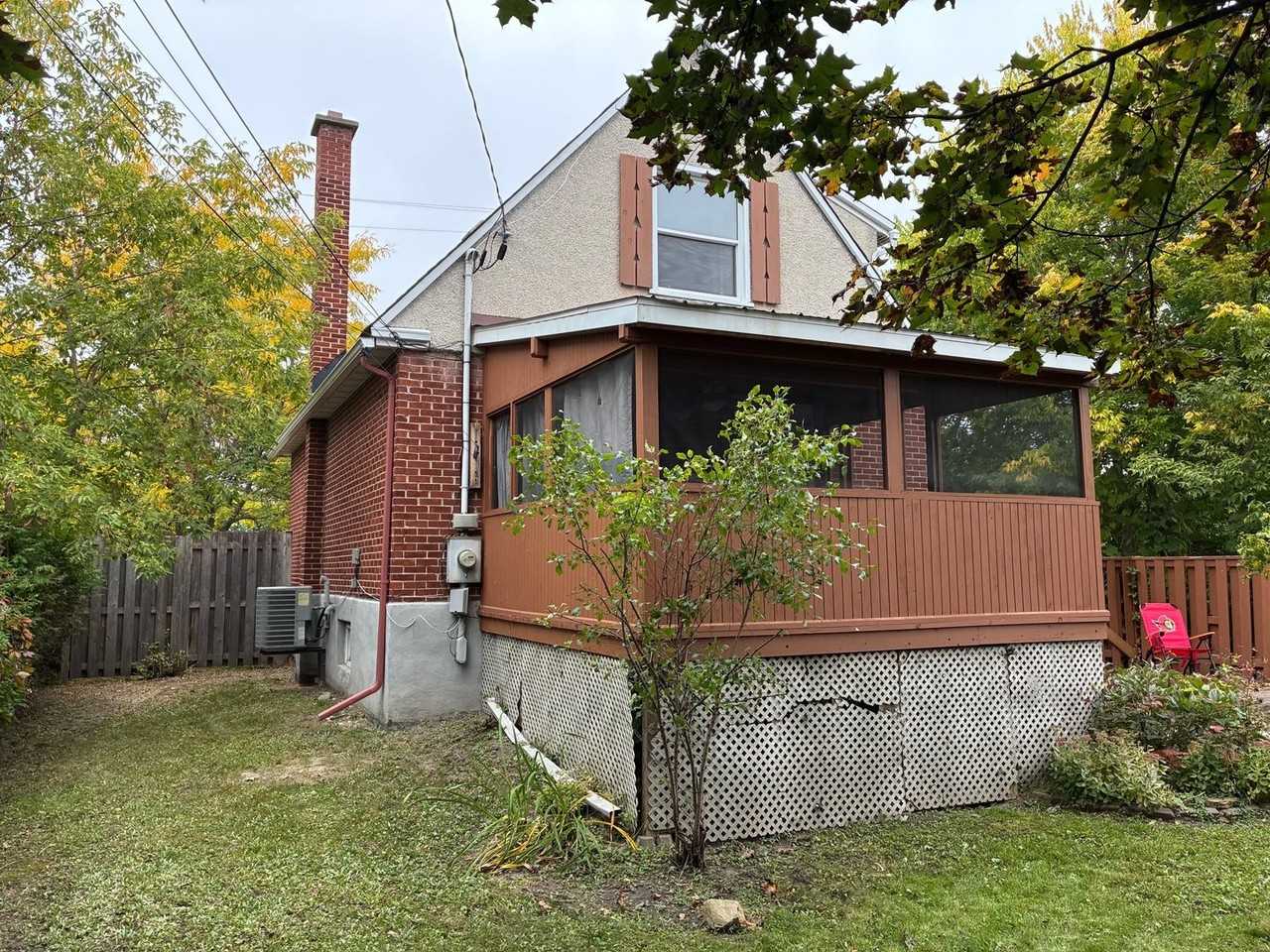 378 Byron Ave - Photo 3 of 19