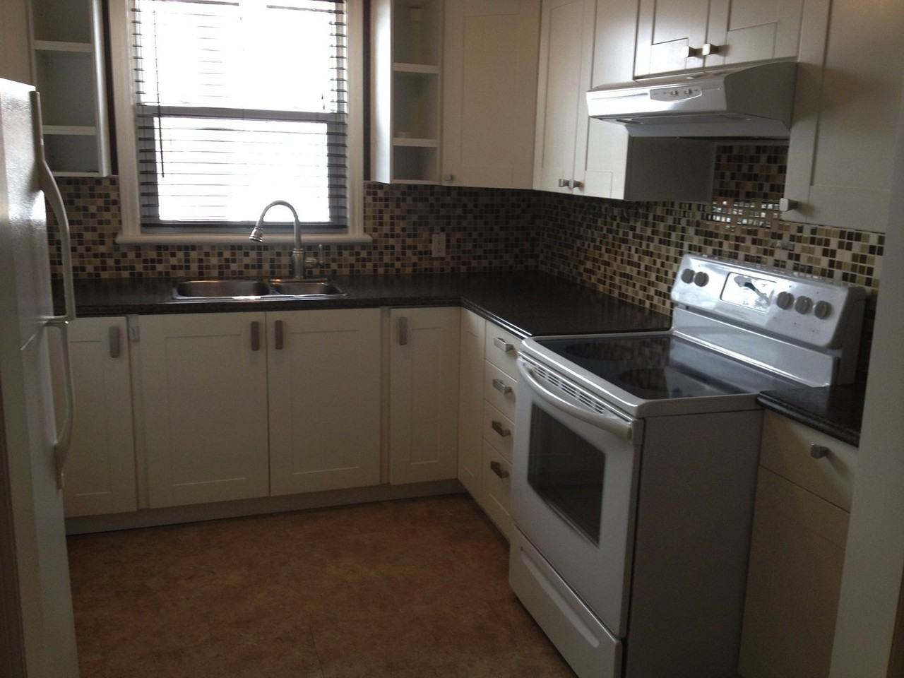 378 Byron Ave - Photo 5 of 19