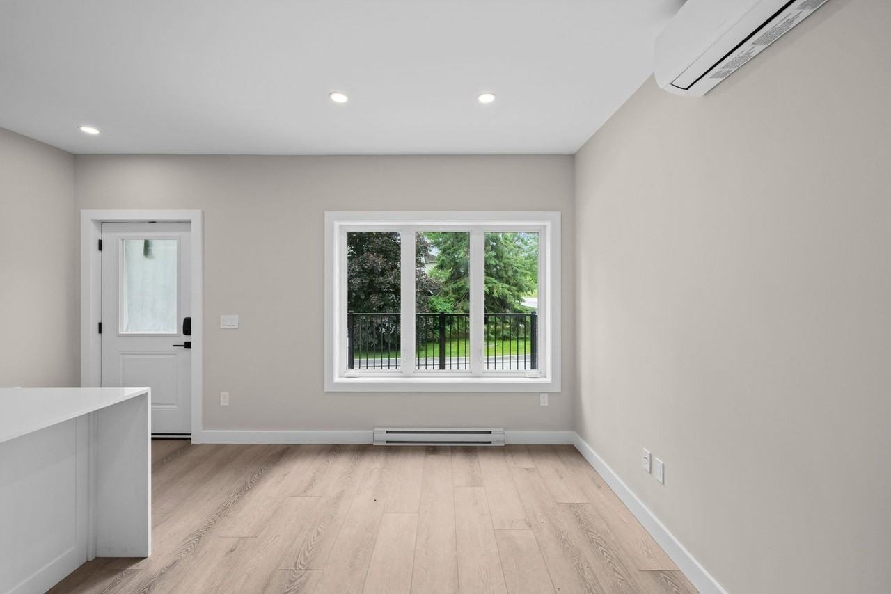 331 Bloomfield Ave - Photo 5 of 13