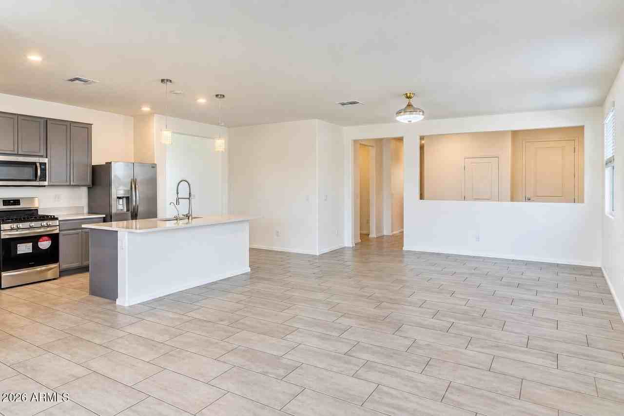 2435 W Kowalsky Ln - Photo 4 of 29