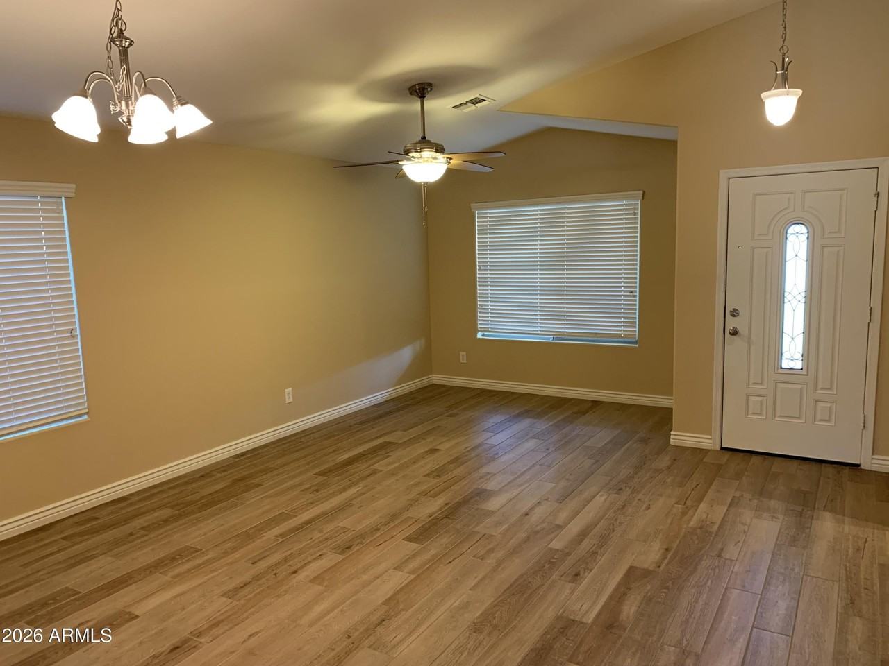 9534 W Albert Ln - Photo 7 of 24