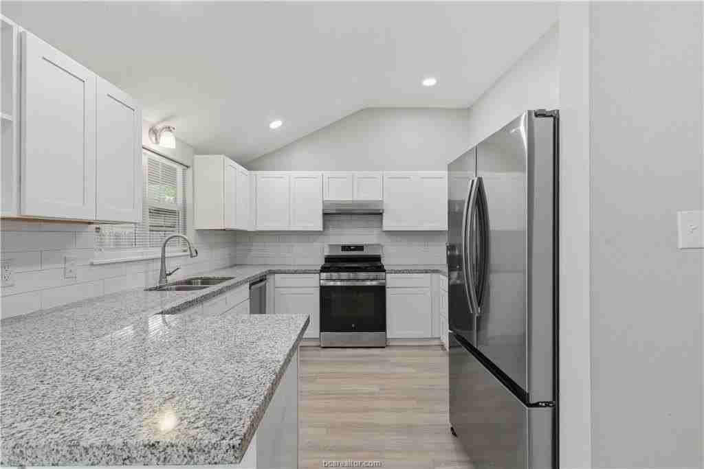 1904 Echols St - Photo 5 of 21