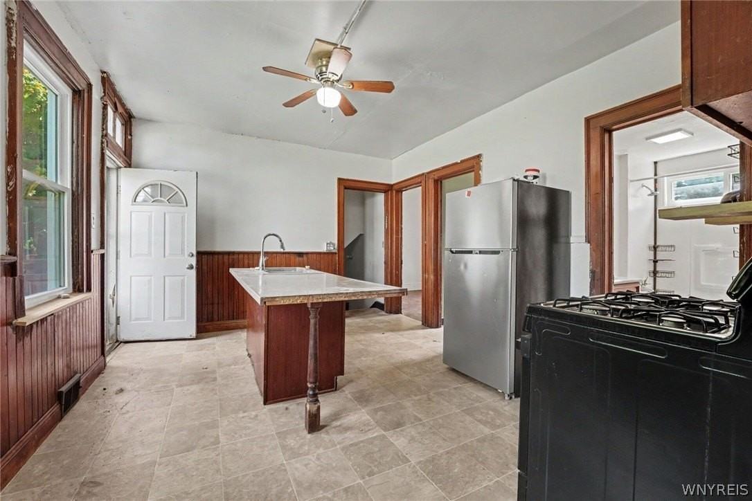 59 Edna Pl - Photo 4 of 26