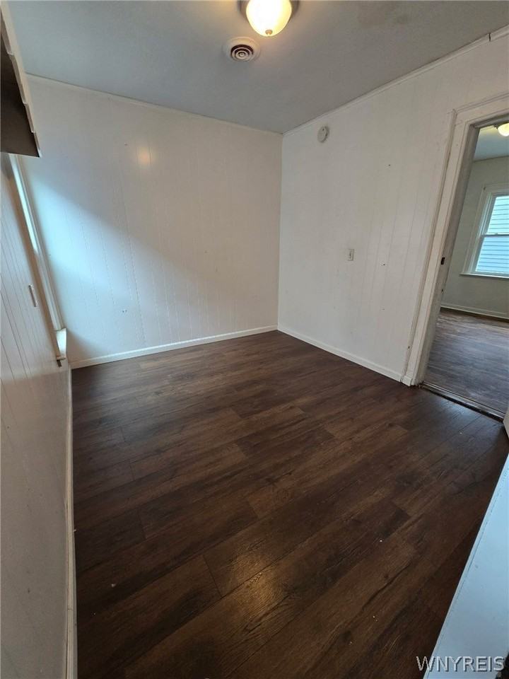 40 Kamper Ave - Photo 3 of 15