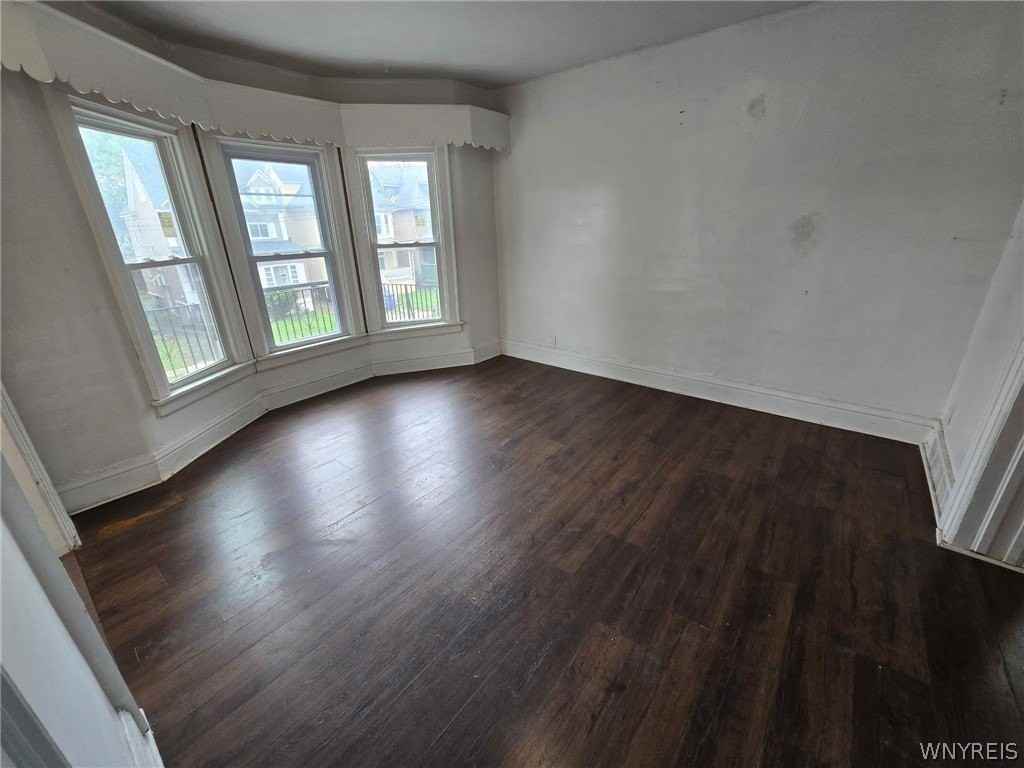 40 Kamper Ave - Photo 7 of 15