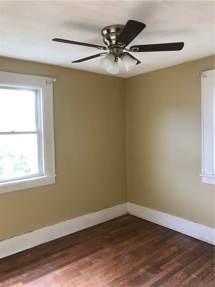 938 Post Ave - Photo 5 of 10