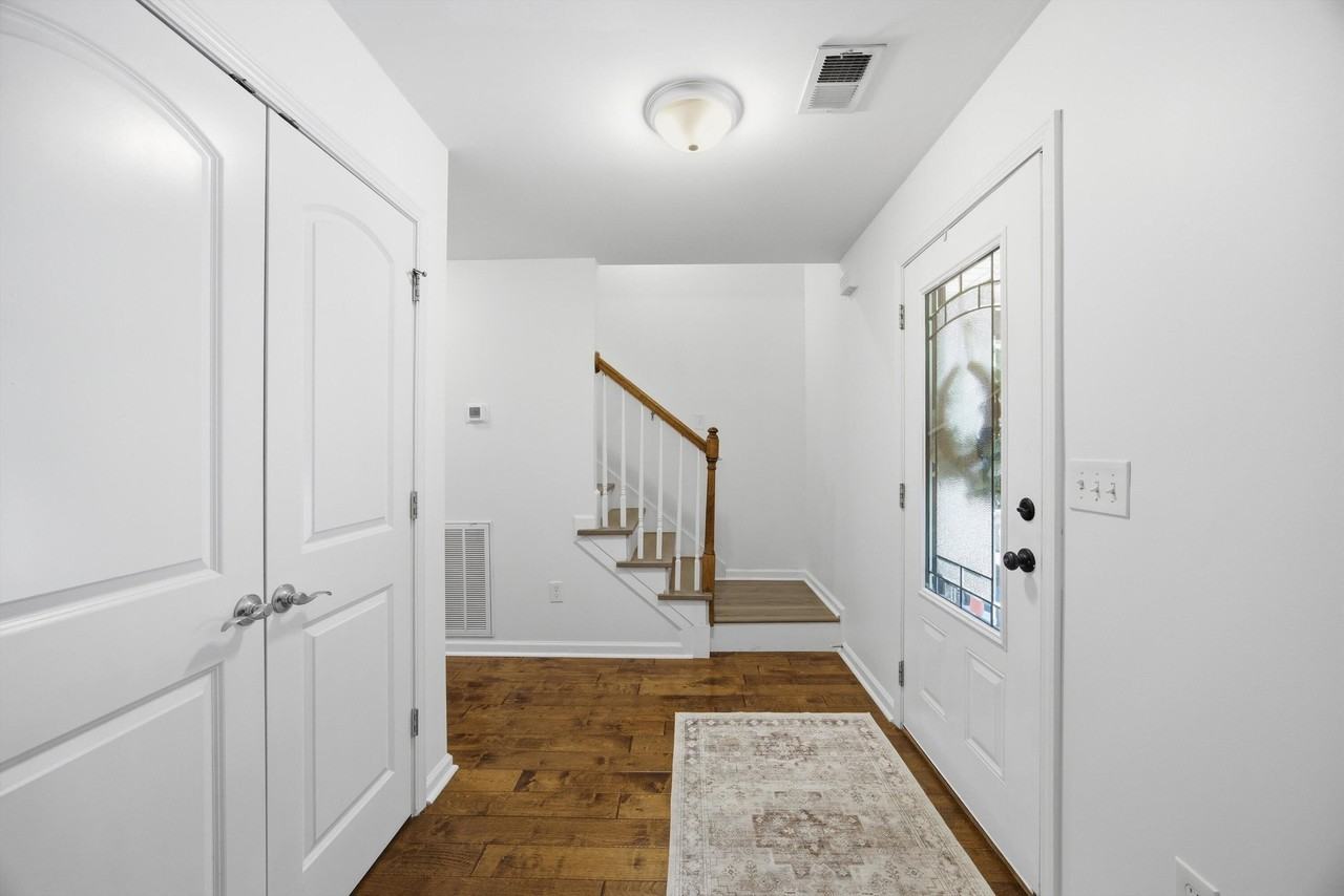 117 S Forest Rd - Photo 4 of 50