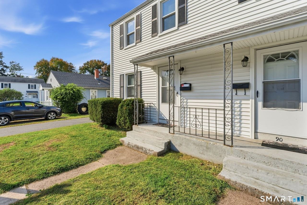 92 Seaman Cir - Photo 3 of 23