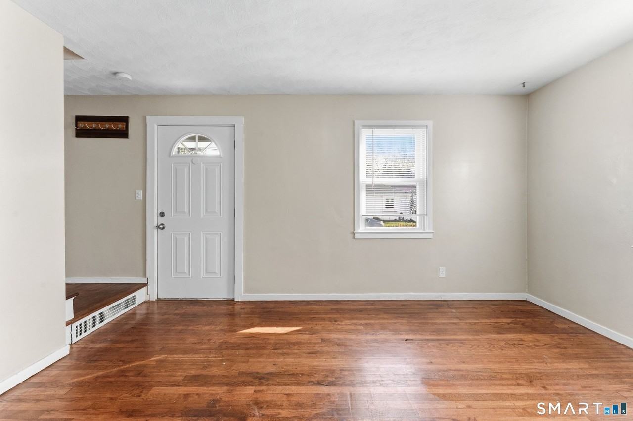 92 Seaman Cir - Photo 6 of 23