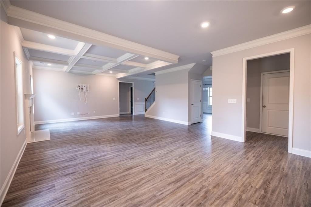 352 Newshaw Dr - Photo 4 of 39