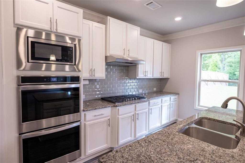 352 Newshaw Dr - Photo 7 of 39