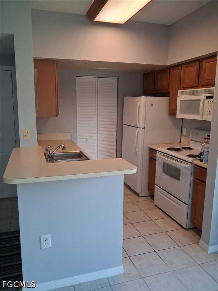 15655 Ocean Walk Cir #212 - Photo 3 of 9