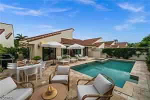 featured image of 809 Sand Pointe Dr #4