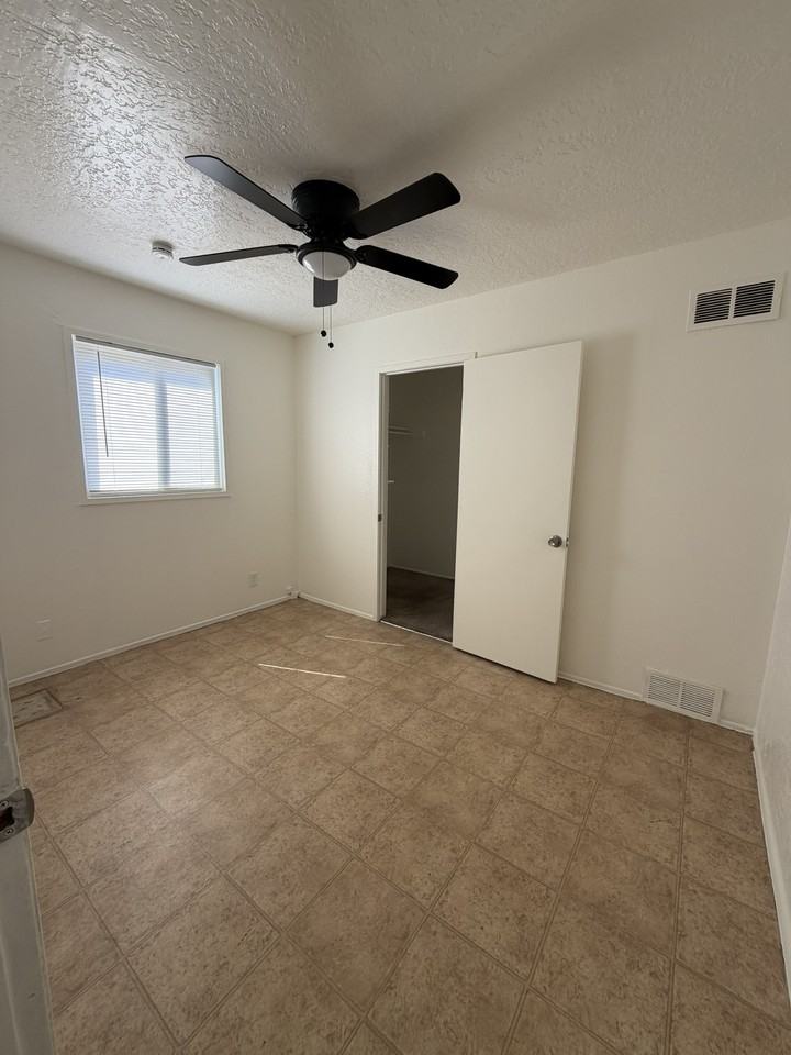 5320 Euclid Ave Ne #1 - Photo 6 of 22