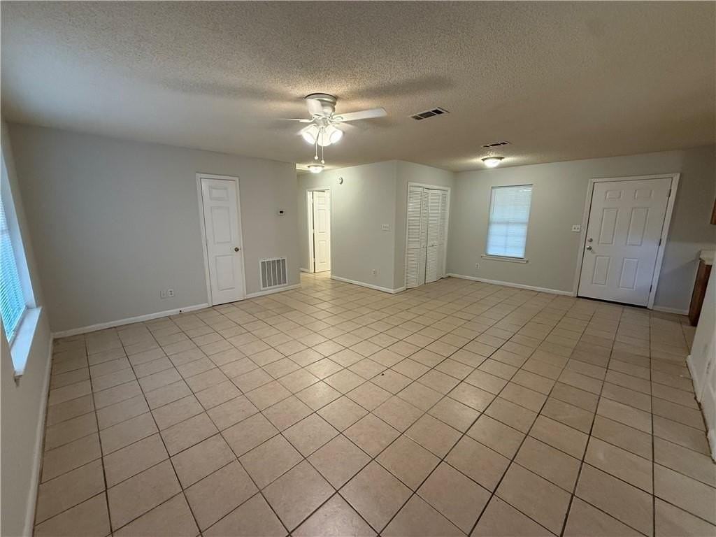 303 E Banyan St - Photo 2 of 13