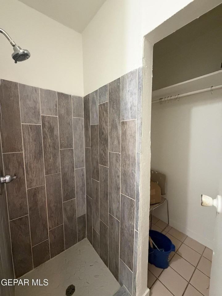 160 Arnold Pl #4 - Photo 7 of 8