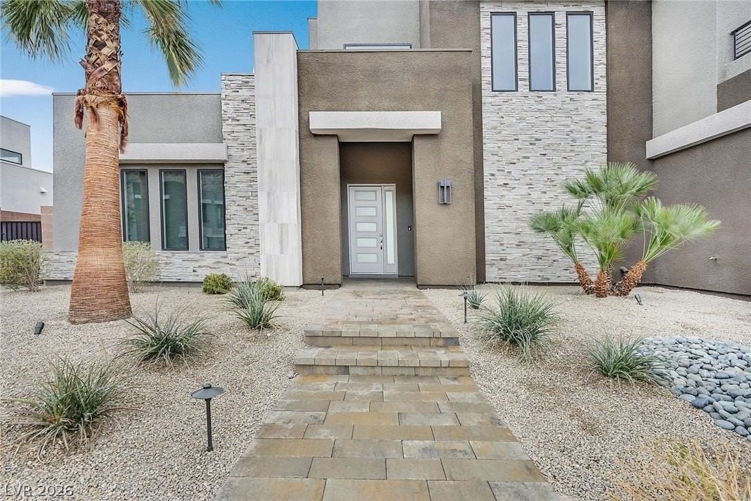 4008 Desert Trace Ct - Photo 3 of 42