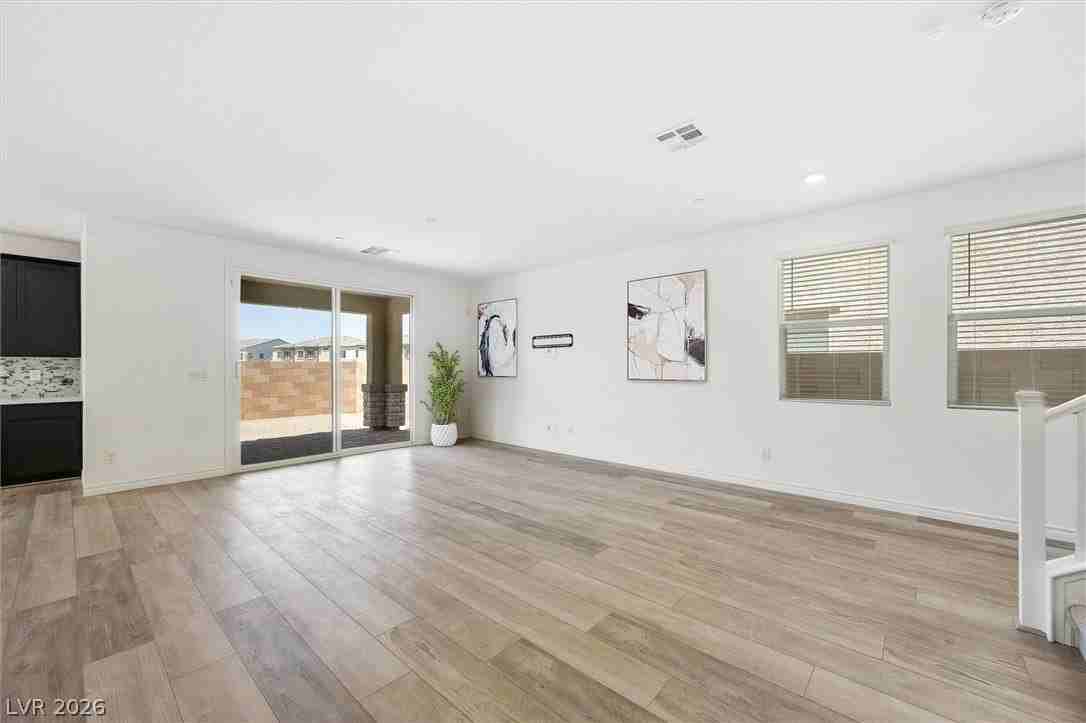 827 Aurelie Ridge St - Photo 4 of 27
