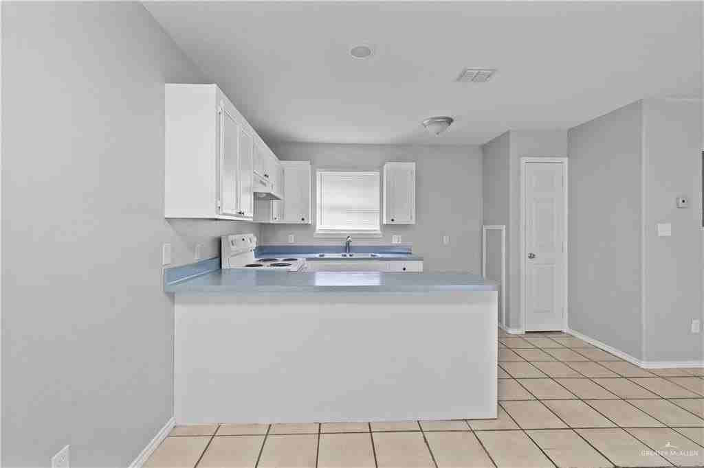 2405 Hibiscus Ave - Photo 6 of 10