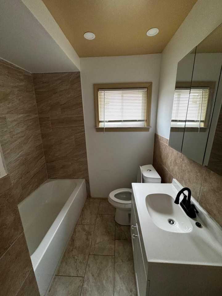 22011 Margareta St - Photo 6 of 10