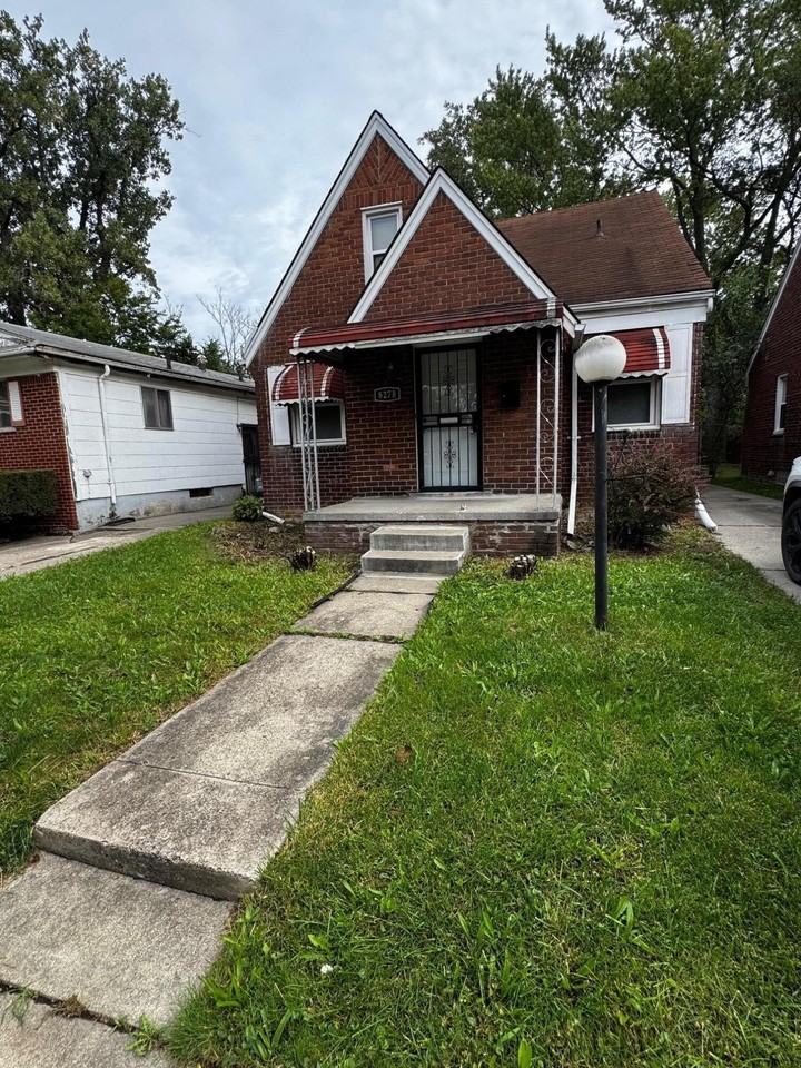 8278 Roselawn St - Photo 2 of 12