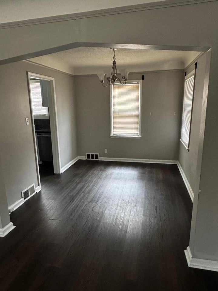 8278 Roselawn St - Photo 4 of 12