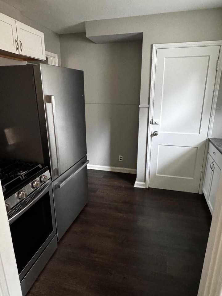 8278 Roselawn St - Photo 5 of 12