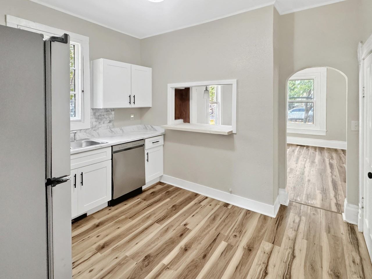 516 S Jackson Ave - Photo 5 of 14