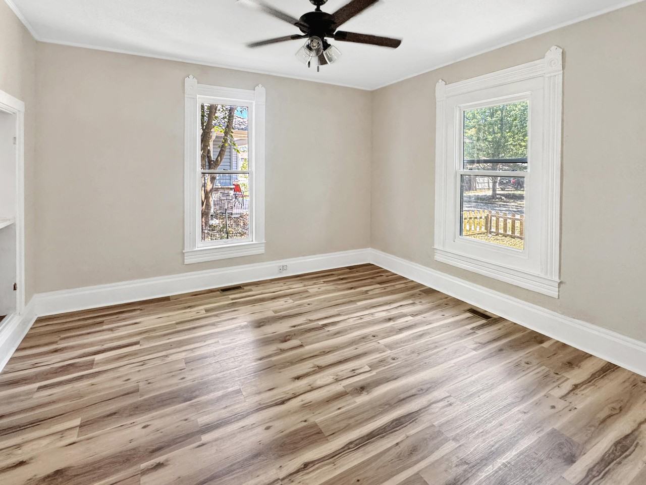516 S Jackson Ave - Photo 6 of 14