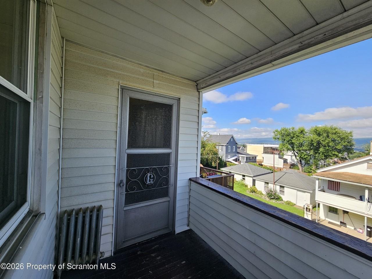 132 Smith St #2ndFL - Photo 2 of 12