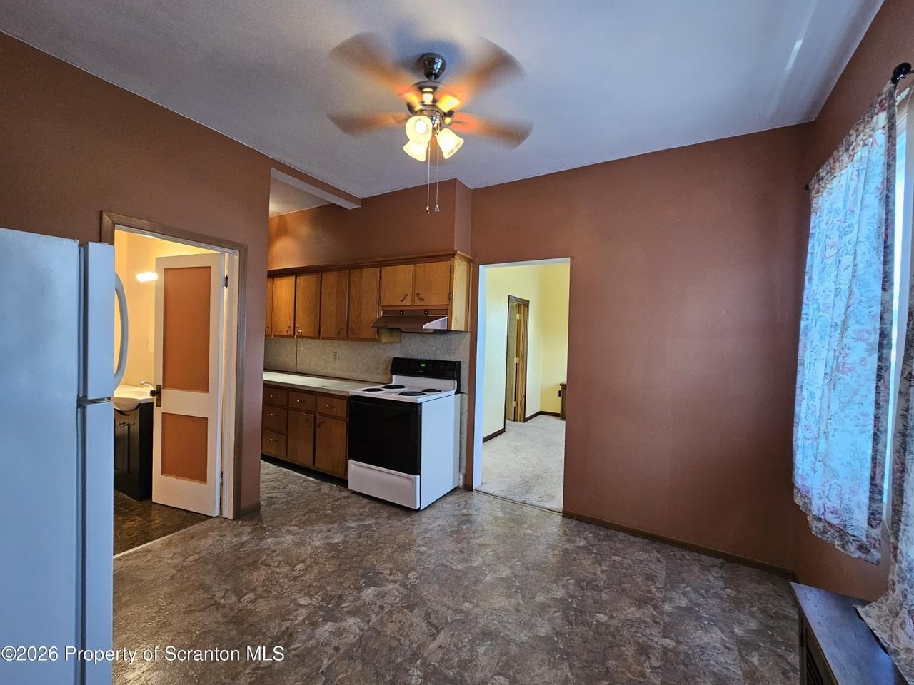 132 Smith St #2ndFL - Photo 3 of 12