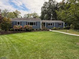 featured image of 1455 Woodacres Dr