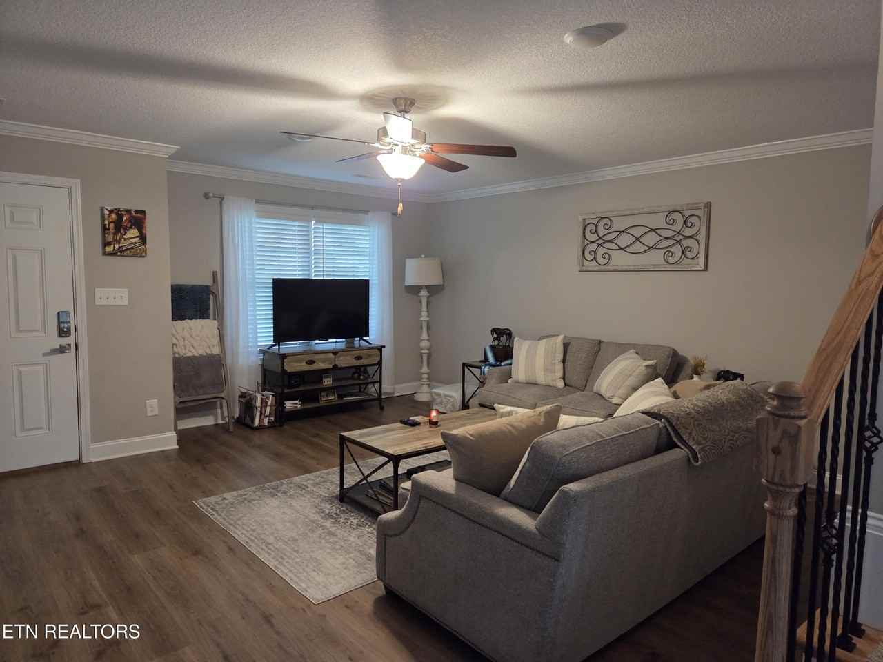 11351 Narrow Leaf Dr - Photo 3 of 17